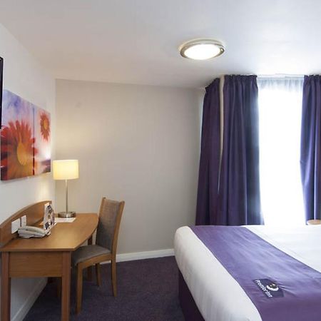Premier Inn Liverpool Albert Dock Экстерьер фото