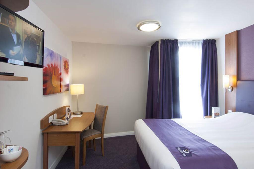 Premier Inn Liverpool Albert Dock Экстерьер фото