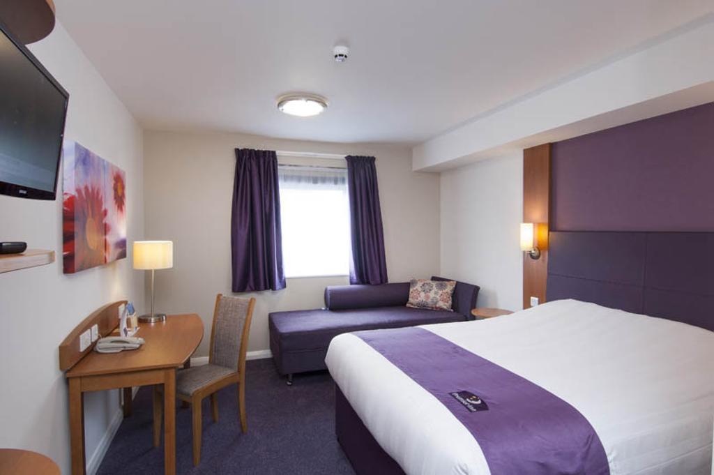 Premier Inn Liverpool Albert Dock Экстерьер фото