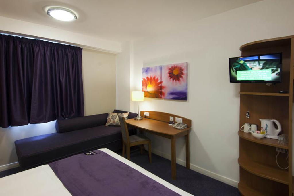 Premier Inn Liverpool Albert Dock Экстерьер фото