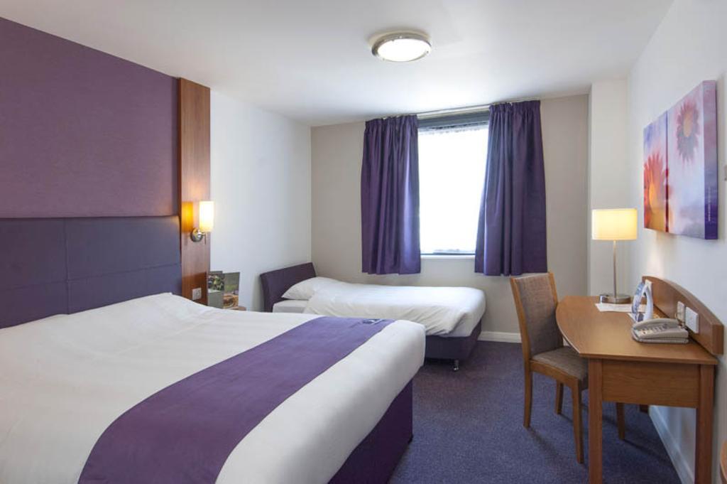 Premier Inn Liverpool Albert Dock Экстерьер фото