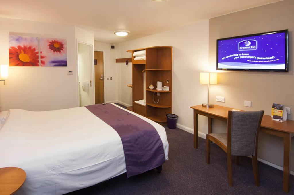 Premier Inn Liverpool Albert Dock Экстерьер фото