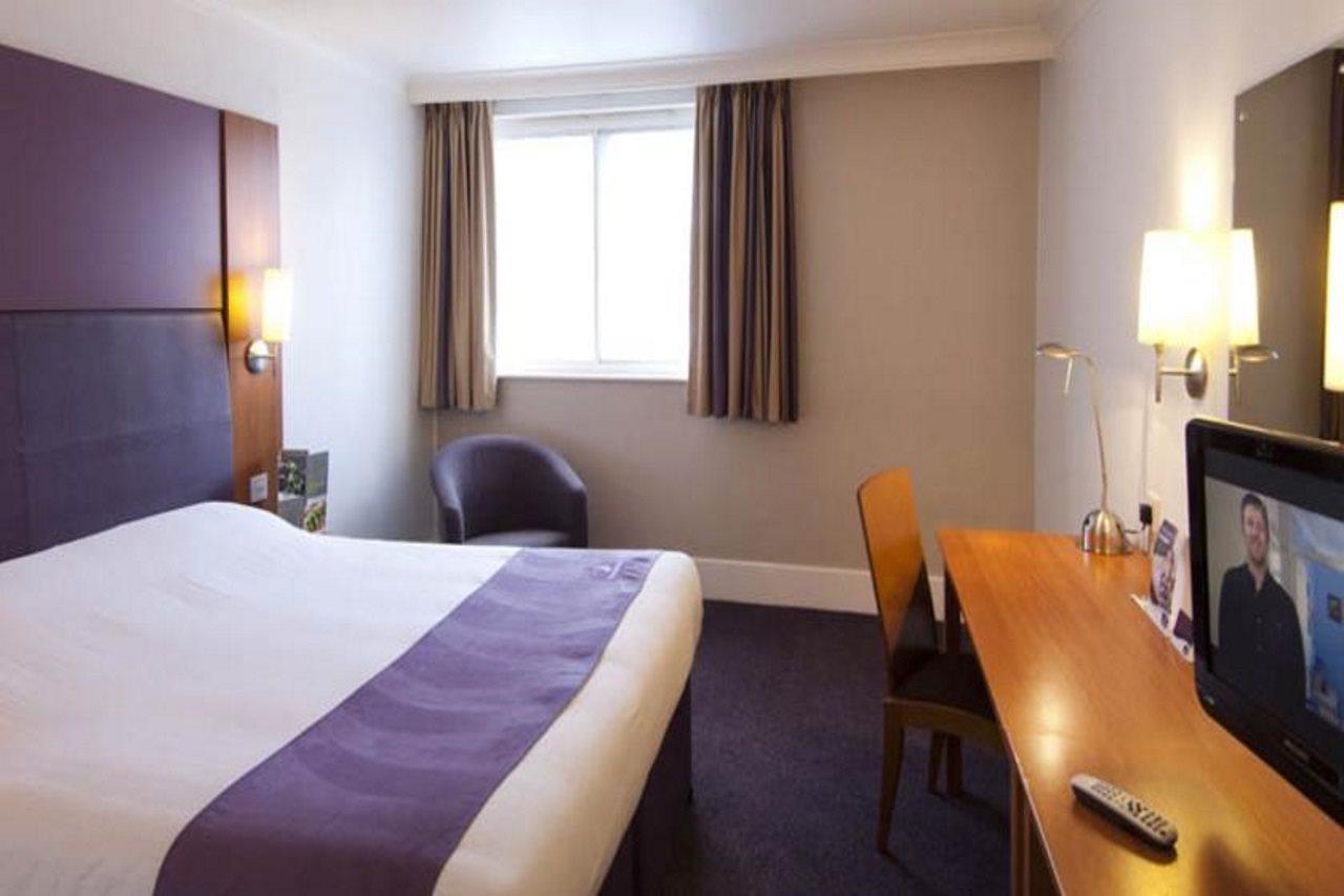 Premier Inn Liverpool Albert Dock Экстерьер фото